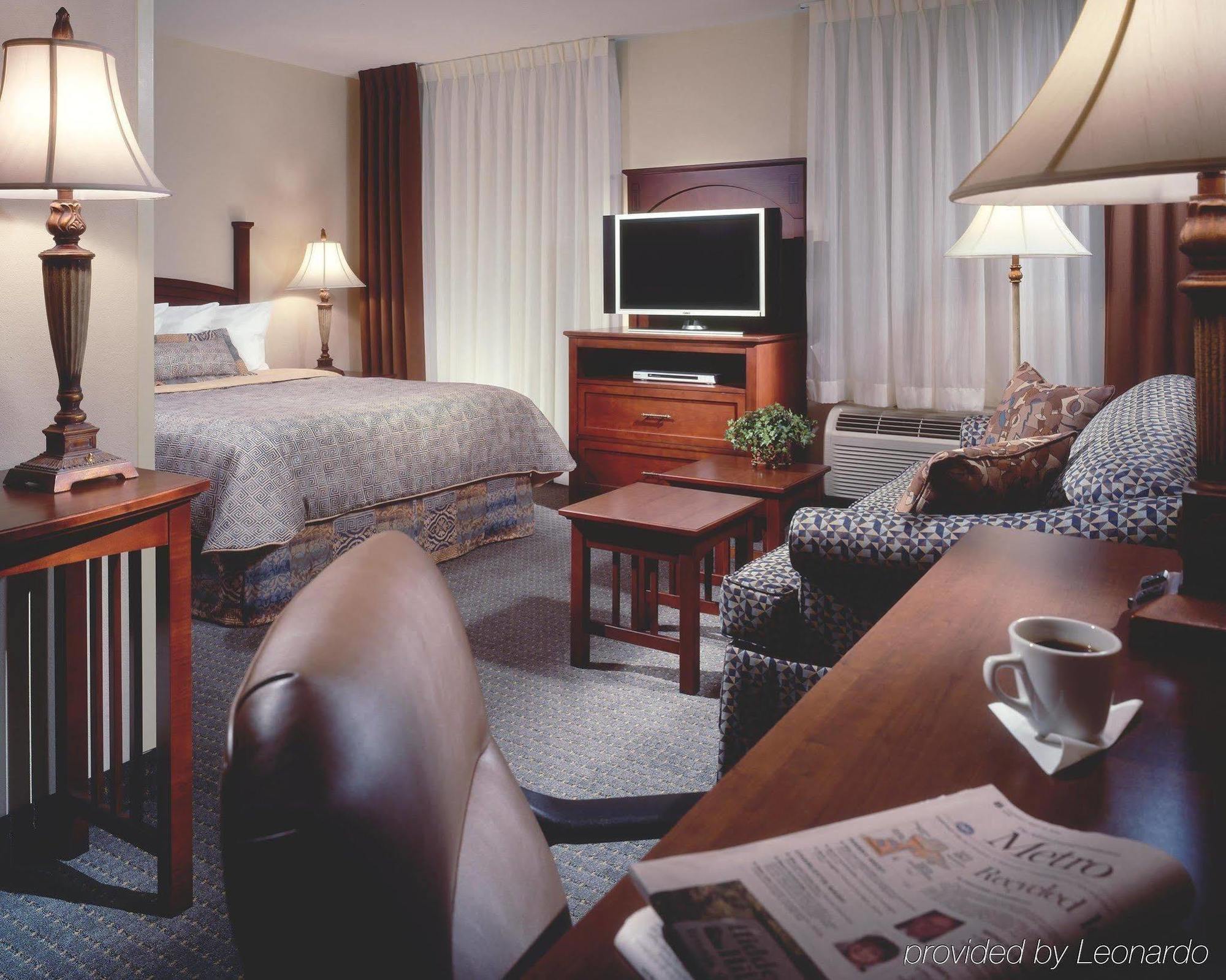 โฮมวูด แอนด์ สวีท บาย ฮิลตัน มอนต์โกเมอรี อีสต์เชส Hotel ภายนอก รูปภาพ