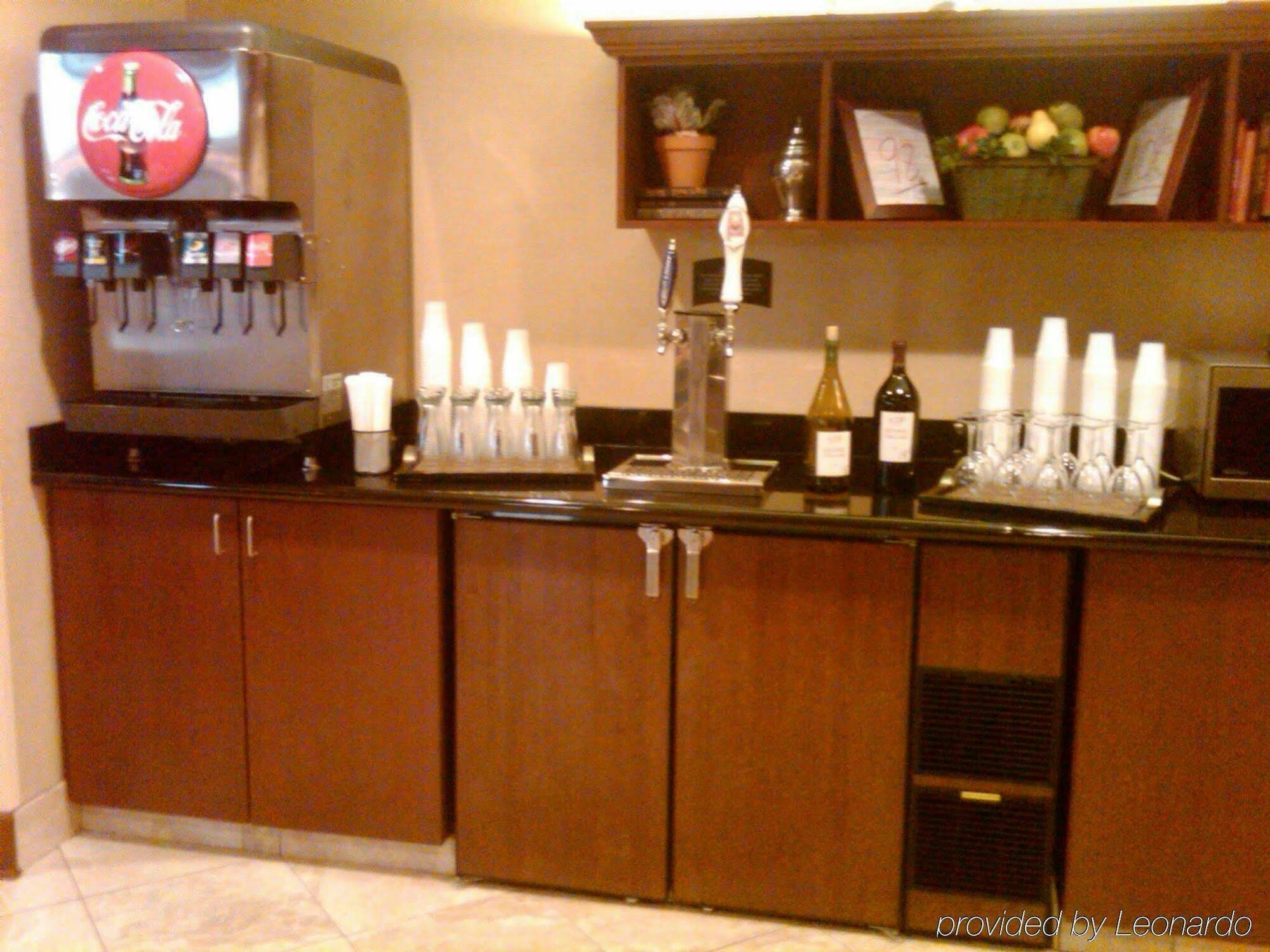 โฮมวูด แอนด์ สวีท บาย ฮิลตัน มอนต์โกเมอรี อีสต์เชส Hotel ร้านอาหาร รูปภาพ