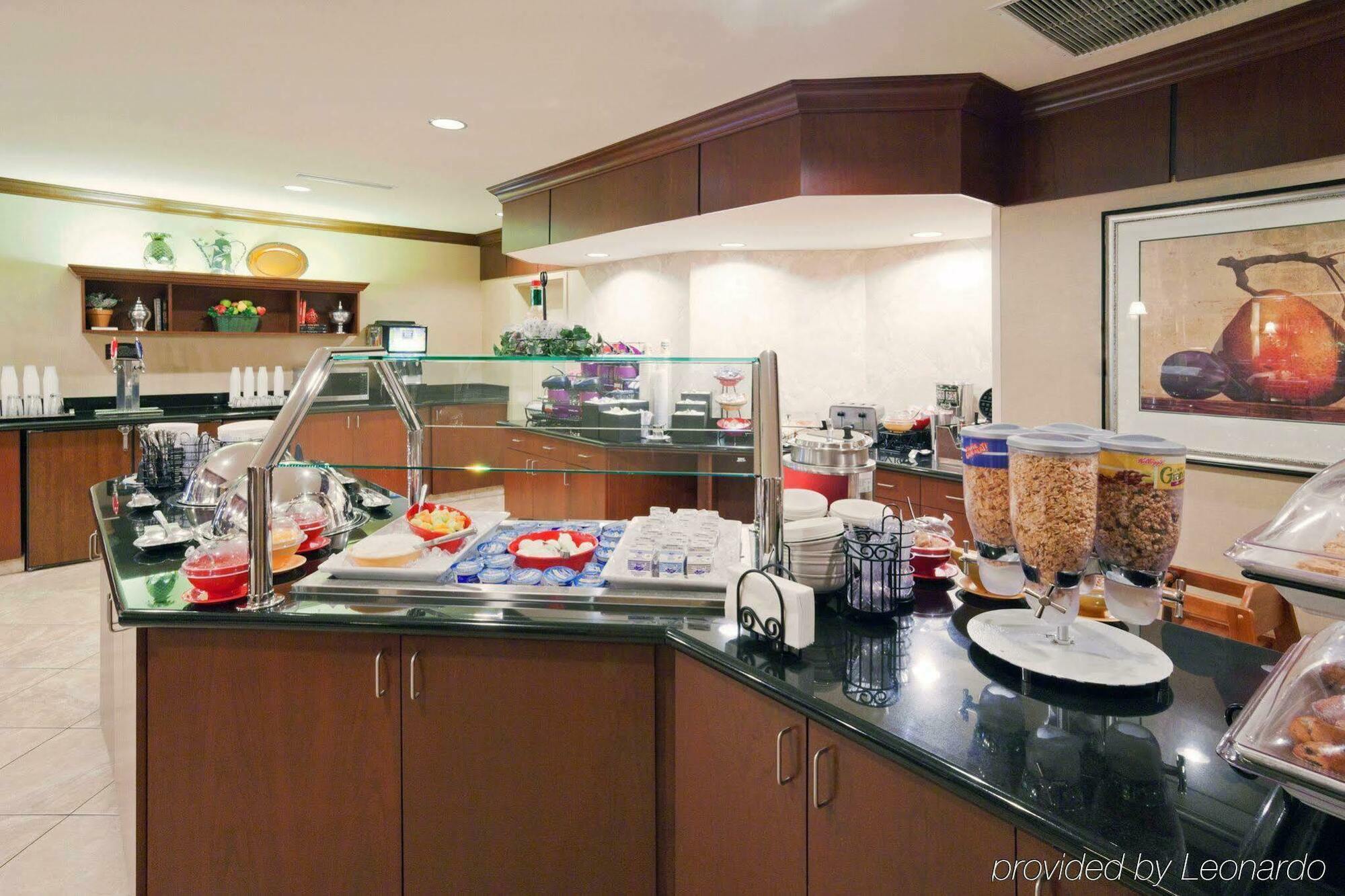 โฮมวูด แอนด์ สวีท บาย ฮิลตัน มอนต์โกเมอรี อีสต์เชส Hotel ร้านอาหาร รูปภาพ